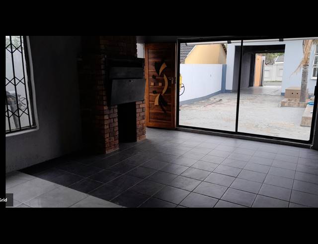 12 BEDROOM HOUSE FOR SALE IN SOUTHDALE
